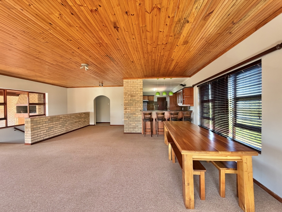 4 Bedroom Property for Sale in Noorsekloof Eastern Cape